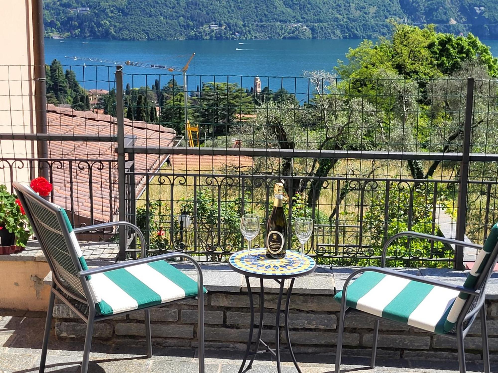 Casa Intignano - Appartamento Con Terrazzo Vista Lago Tremezzo Eksteriør billede
